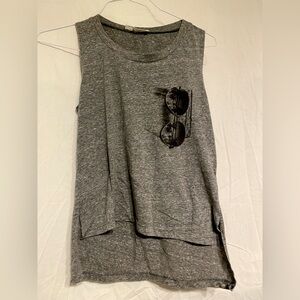 Women’s/juniors tank top grey size small. Good condition!!